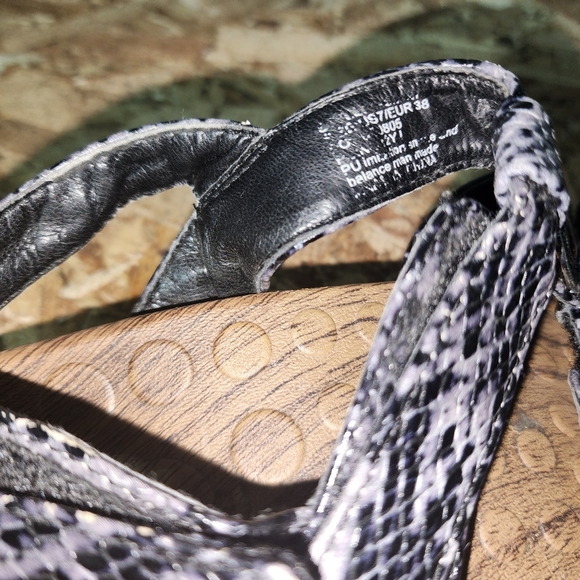 Orthaheel Sandals Women Black Yasmini Imitation Snake Hook & Loop Strap -SIZE  7 - Picture 6 of 6